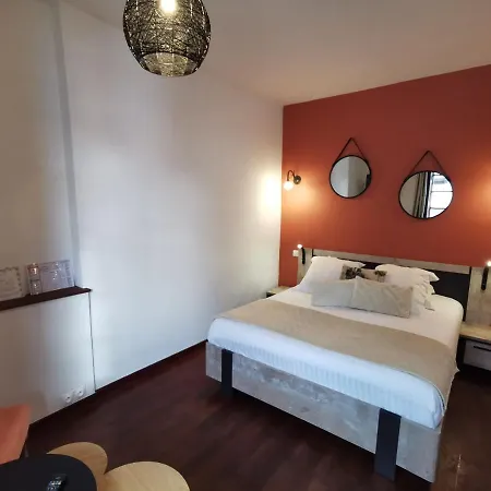 Отель La Manoir De La Salamandre 3*