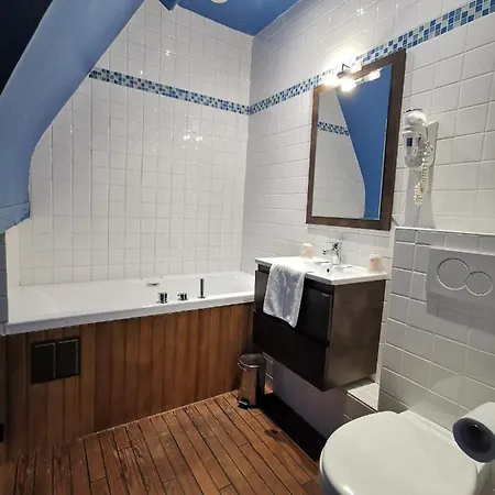 Отель La Manoir De La Salamandre 3*