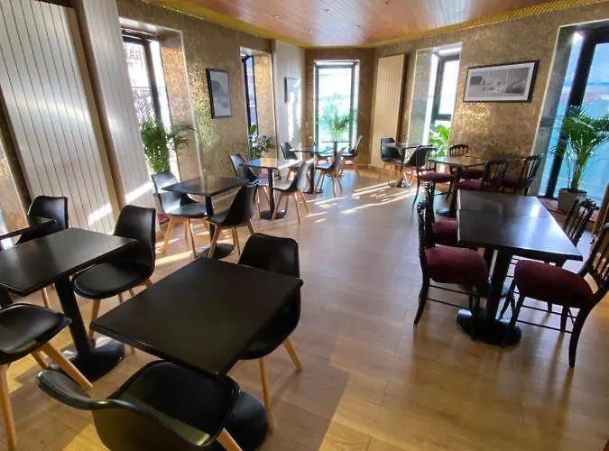 Отель La Manoir De La Salamandre 3*